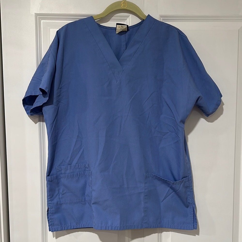 Cherokee Workwear Woman’s Scrub Top
